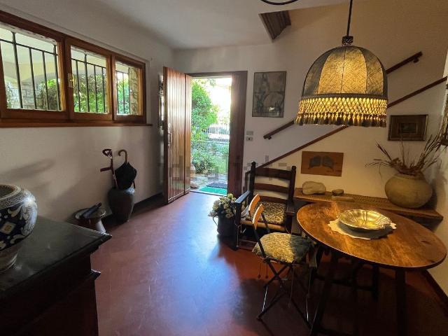 Villetta indipendente in vendita di 350 m² in Via Filippo Turati