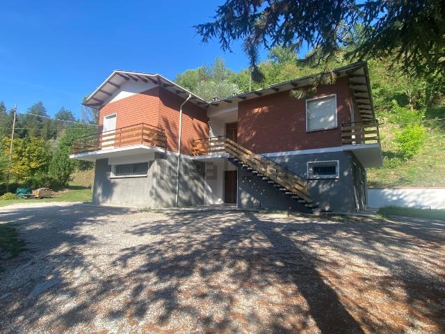Villetta indipendente in vendita di 350 m² in Via Idice