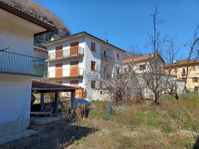 Villetta indipendente in vendita di 350 m² in Via Ivrea, 5