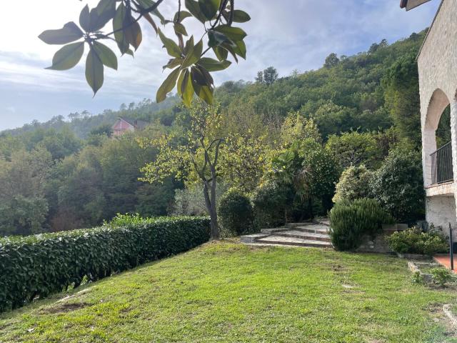 Villetta indipendente in vendita di 350 m² in Via Olivella Caminata, 63
