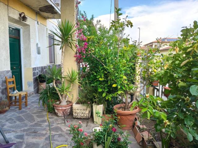 Villetta indipendente in vendita di 350 m² in Via Leonardo da Vinci