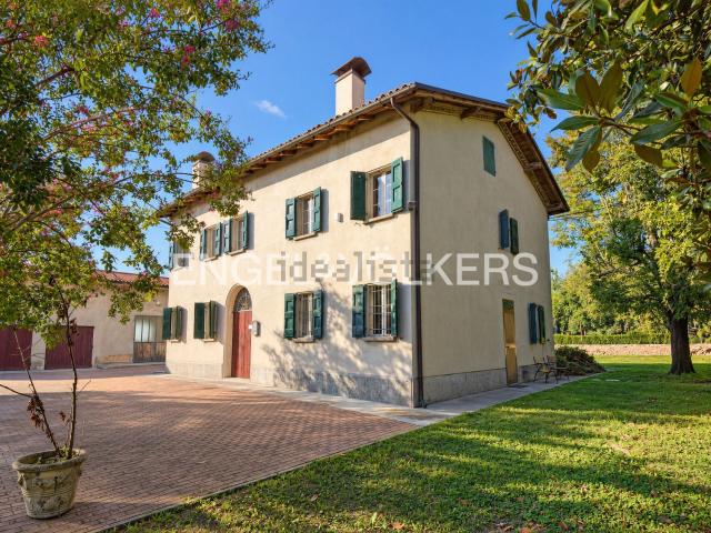 Villetta indipendente in vendita di 350 m² in Via Lunga