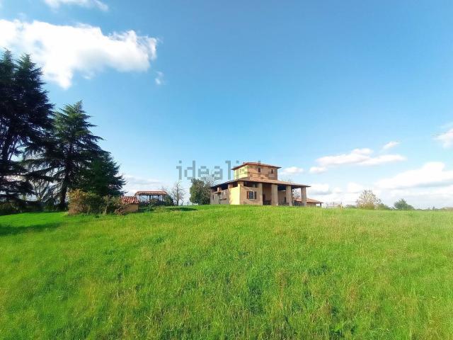 Villetta indipendente in vendita di 350 m² in Via Momo, 110