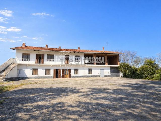 Villetta indipendente in vendita di 350 m² in Via Moncrivello