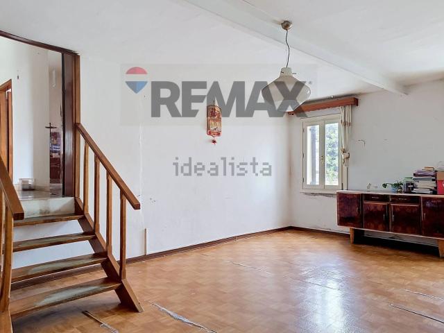 Villetta indipendente in vendita di 350 m² in Via Moniego Centro, 58