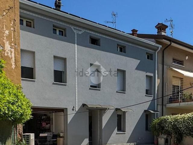 Villetta indipendente in vendita di 350 m² in Via Montegrappa, 20