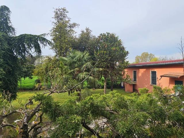Villetta indipendente in vendita di 350 m² in Via Meritore, 32