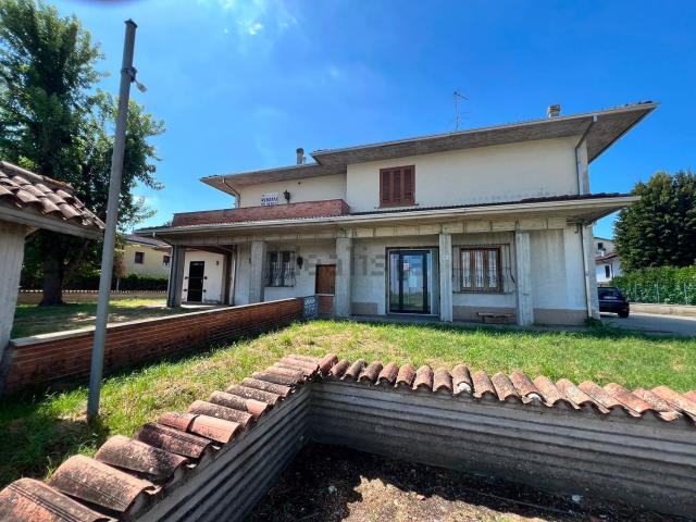 Villetta indipendente in vendita di 350 m² in Via Nuova, 5