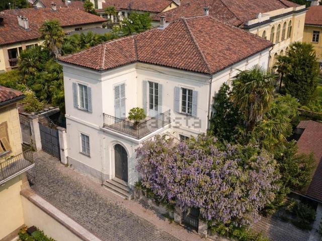 Villetta indipendente in vendita di 350 m² in Via S. Rocco, 7