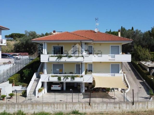 Villetta indipendente in vendita di 350 m² in Via Salara, 65