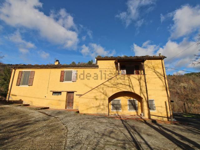 Villetta indipendente in vendita di 350 m² in Via Salvo D&apos Acquisto, 4
