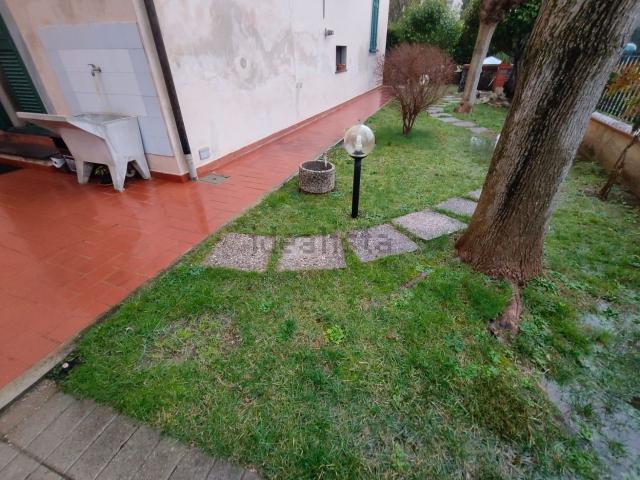 Villetta indipendente in vendita di 350 m² in Via Sanminiatese