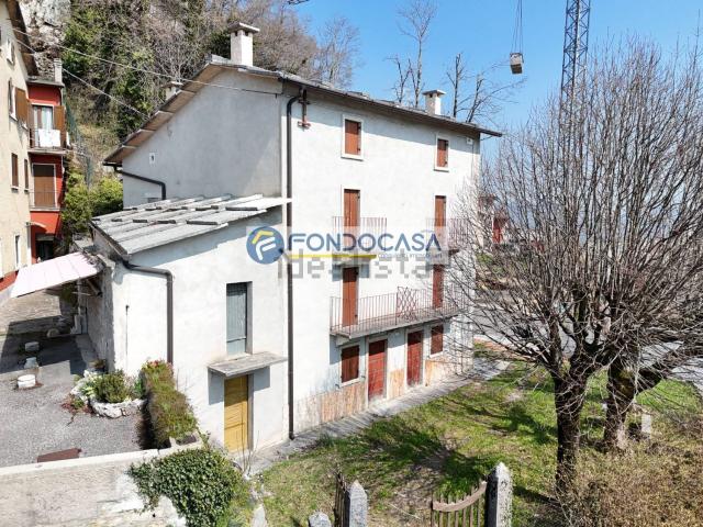 Villetta indipendente in vendita di 350 m² in Via Sant&apos  Antonio, 35
