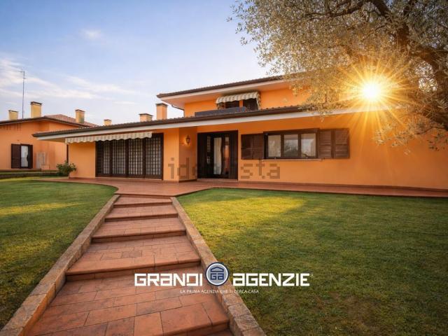 Villetta indipendente in vendita di 350 m² in Via Schiavonesca Nuova, 326