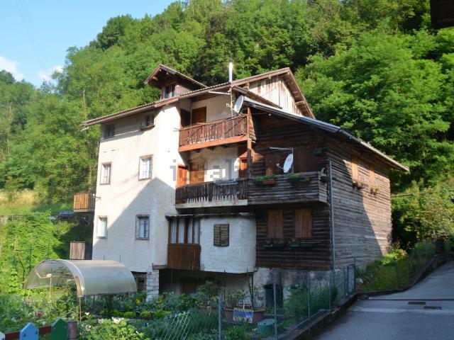 Villetta indipendente in vendita di 350 m² in Via Scopoli