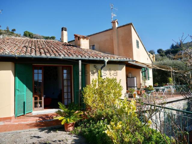 Villetta indipendente in vendita di 350 m² in Via Sebastiano Caboto