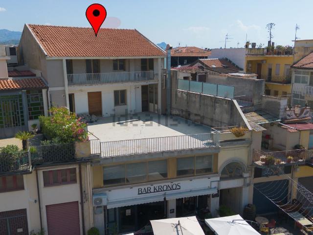 Villetta indipendente in vendita di 350 m² in Via Umberto I