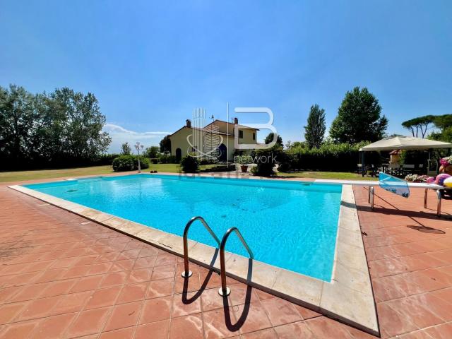 Villetta indipendente in vendita di 350 m² in Via Ulisse Aldovrandi Sant&apos Andrea Pescaiola, 69