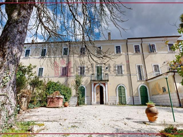 Villetta indipendente in vendita di 350 m² in Via Vaiano Nuova, 5