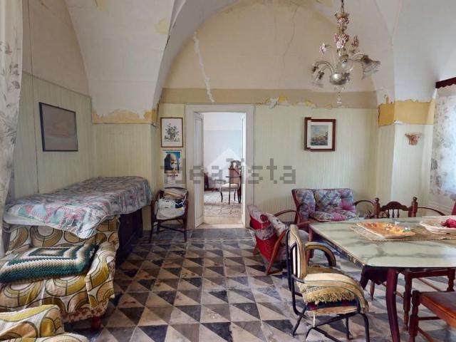 Villetta indipendente in vendita di 350 m² in Via Vittorio Emanuele, 16