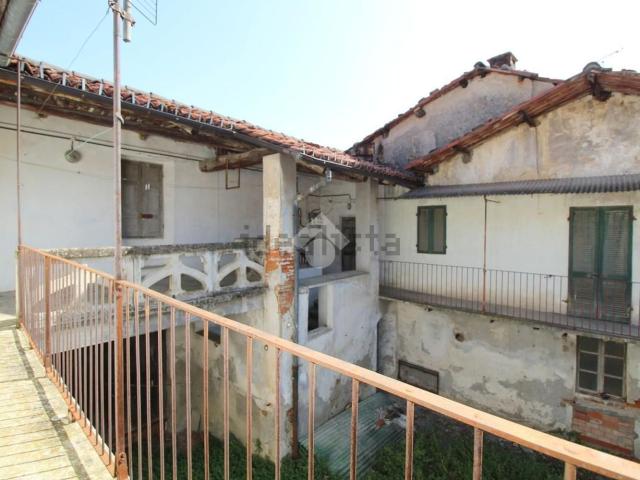 Villetta indipendente in vendita di 350 m² in Via Vittorio Veneto, 11
