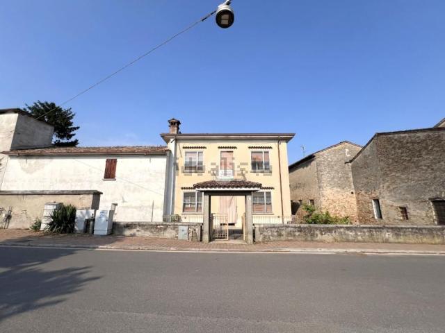 Villetta indipendente in vendita di 350 m² in Via Virgilio, 2