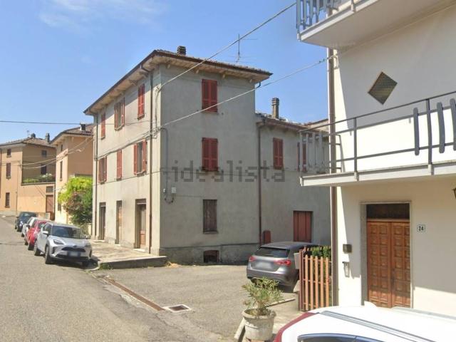 Villetta indipendente in vendita di 350 m² in Via XXV Aprile, 32