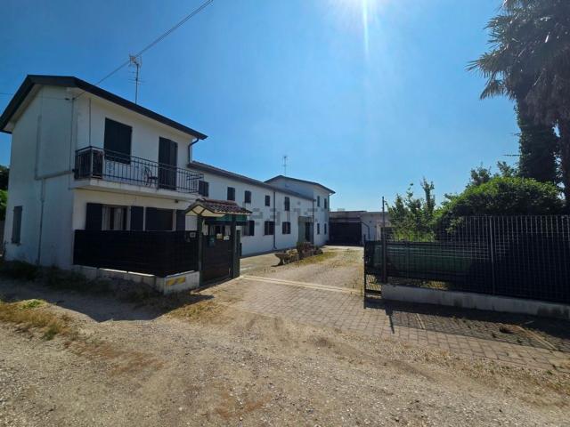 Villetta indipendente in vendita di 350 m² in Via Zabarella