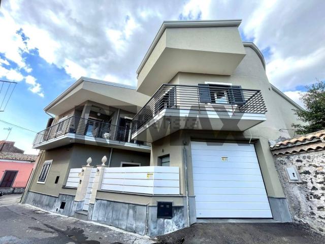 Villetta indipendente in vendita di 350 m² in Vicolo Cavaliere, 1