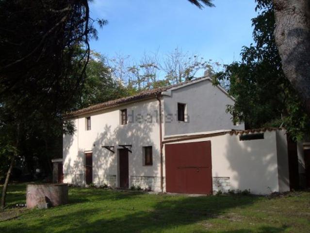 Villetta indipendente in vendita di 350 m² in Contrada Massignano, 65