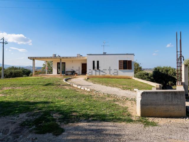 Villetta indipendente in vendita di 350 m² in Contrada San Martino