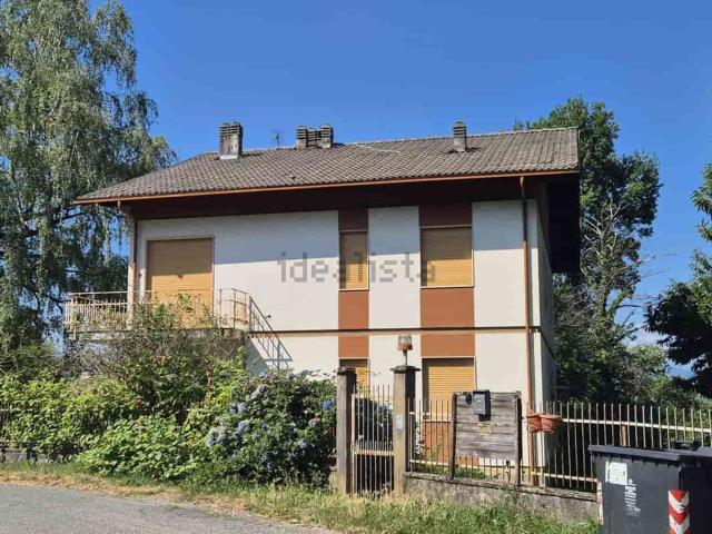 Villetta indipendente in vendita di 350 m² in Frazione agua