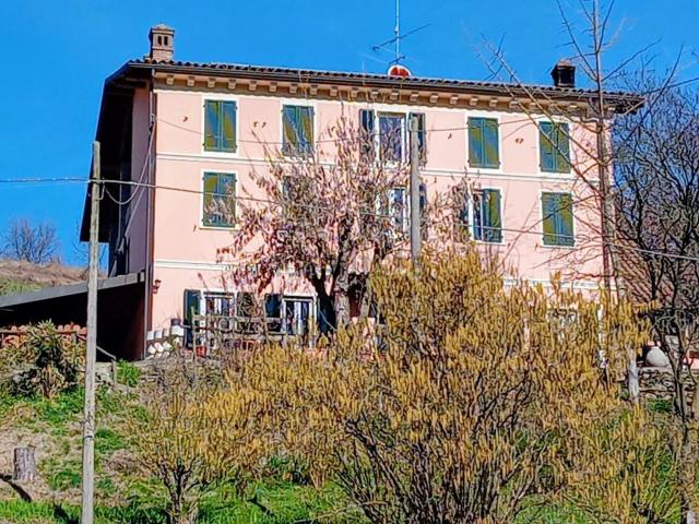 Villetta indipendente in vendita di 350 m² in Frazione Ronchi, 6