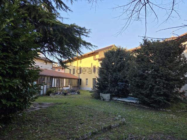 Villetta indipendente in vendita di 350 m² in Piazza Fabio Mauroner, 7