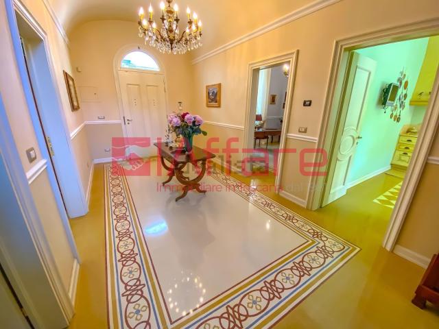 Villetta indipendente in vendita di 350 m² in Piazza VII Settembre, 26