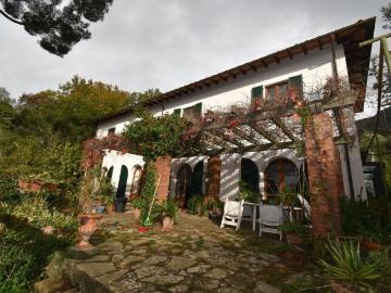 Villetta indipendente in vendita di 350 m² in Strada Statale 12