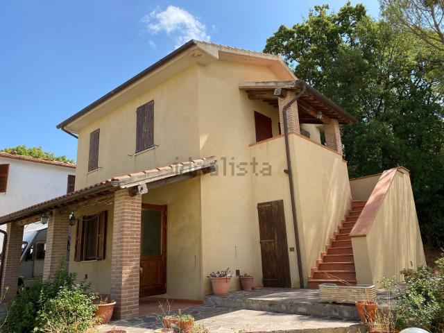 Villetta indipendente in vendita di 350 m² in Strada tra saturnia e semproniano