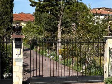Villetta indipendente in vendita di 351 m² in Via Le Piane