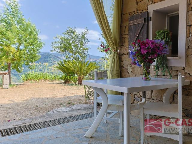 Villetta indipendente in vendita di 351 m² in Strada Ciaixe