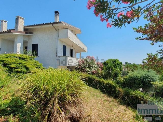 Villetta indipendente in vendita di 352 m²
