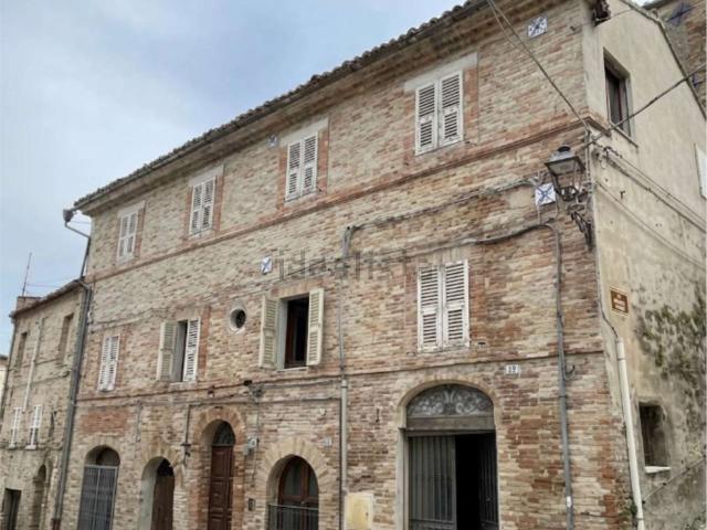 Villetta indipendente in vendita di 352 m² in Via Roma, 12