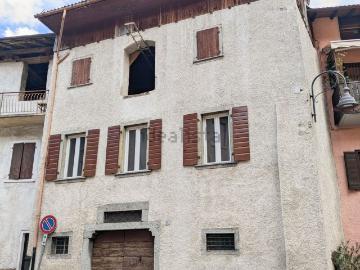 Villetta indipendente in vendita di 353 m² in Via Ernesto Battista Merli, 12