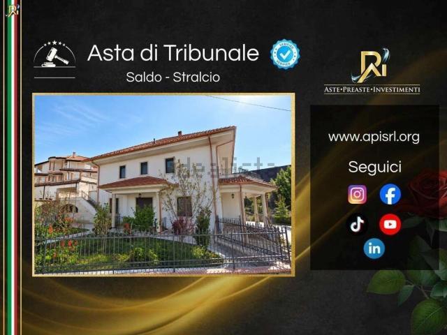 Villetta indipendente in vendita di 353 m² in Via Nazionale, 4
