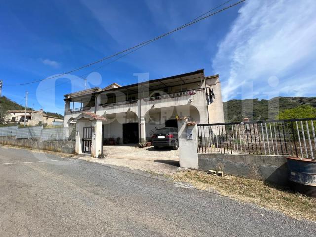 Villetta indipendente in vendita di 353 m² in Contrada Gallo, 11
