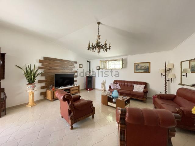 Villetta indipendente in vendita di 354 m² in Via Venna Capanne