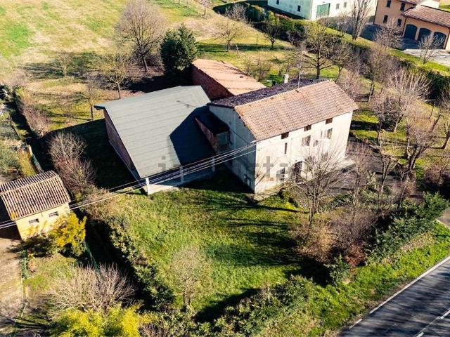 Villetta indipendente in vendita di 355 m² in Via Carpi Ravarino, 1205