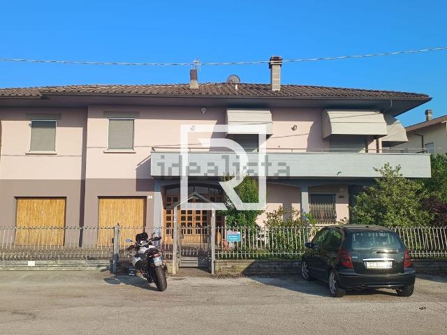 Villetta indipendente in vendita di 355 m² in Via Ghibellina
