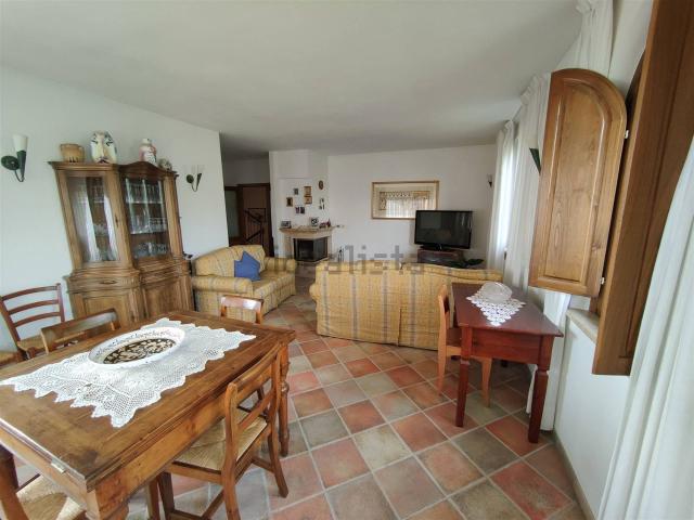 Villetta indipendente in vendita di 355 m² in Via della Stazione