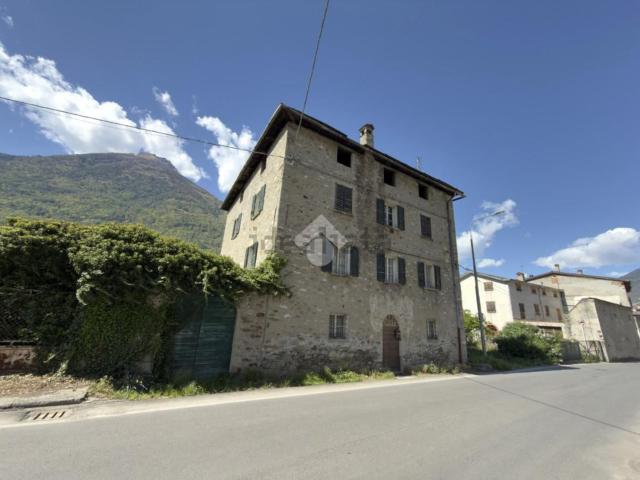 Villetta indipendente in vendita di 355 m² in Via Roma, 7