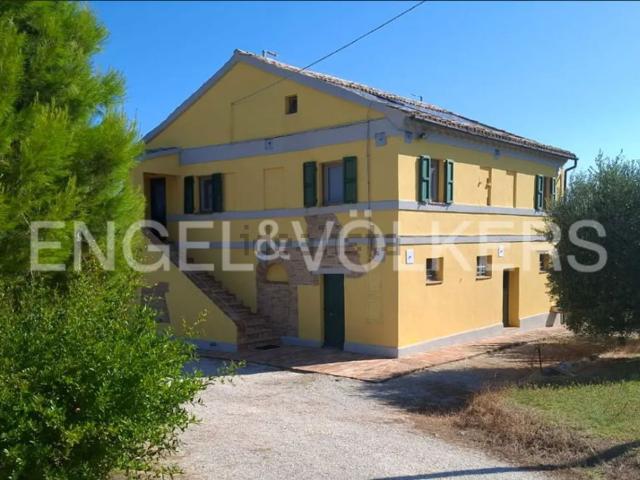 Villetta indipendente in vendita di 355 m² in Località Valdice